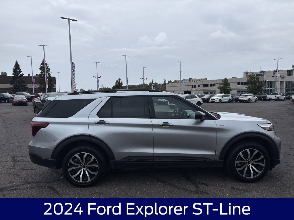 Certified 2024 Ford Explorer ST-Line w/ Class IV Trailer Tow Package AWD/4WD image 6