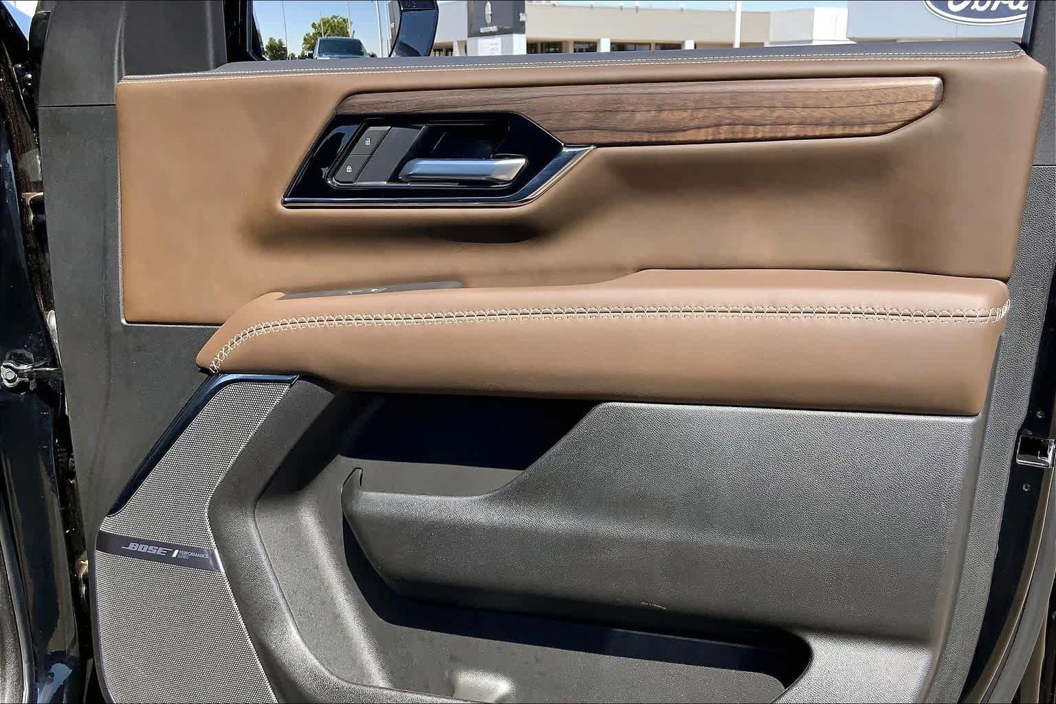 Used 2025 GMC Yukon Denali Ultimate AWD/4WD image 23