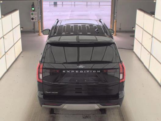 Certified 2025 Ford Expedition Platinum AWD/4WD image 6