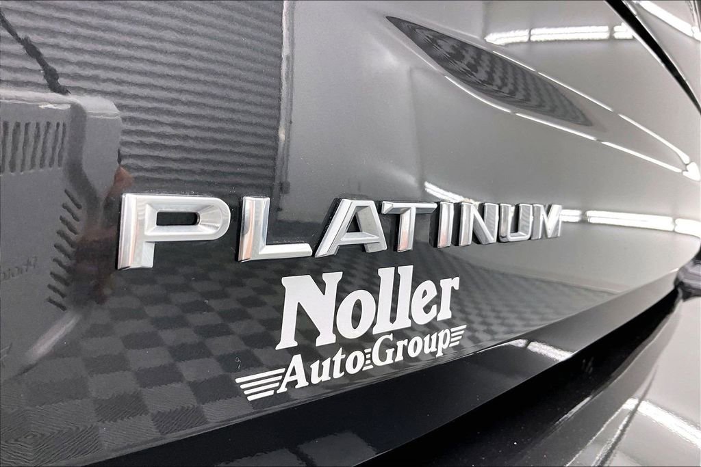 Certified 2025 Ford Expedition Platinum w/ Platinum Ultimate Package AWD/4WD image 8