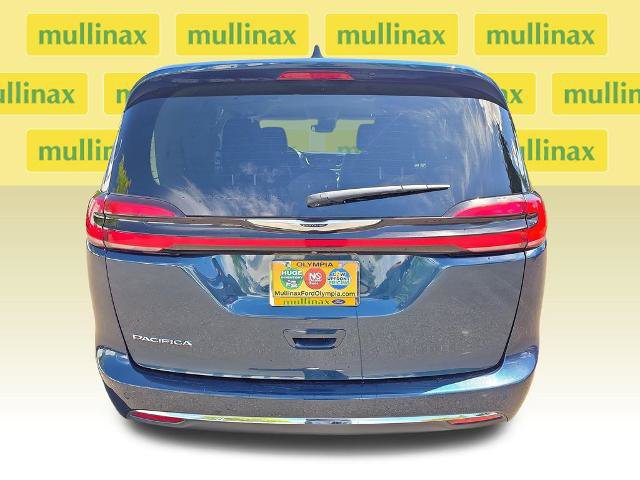 Used 2023 Chrysler Pacifica Touring-L FWD image 32