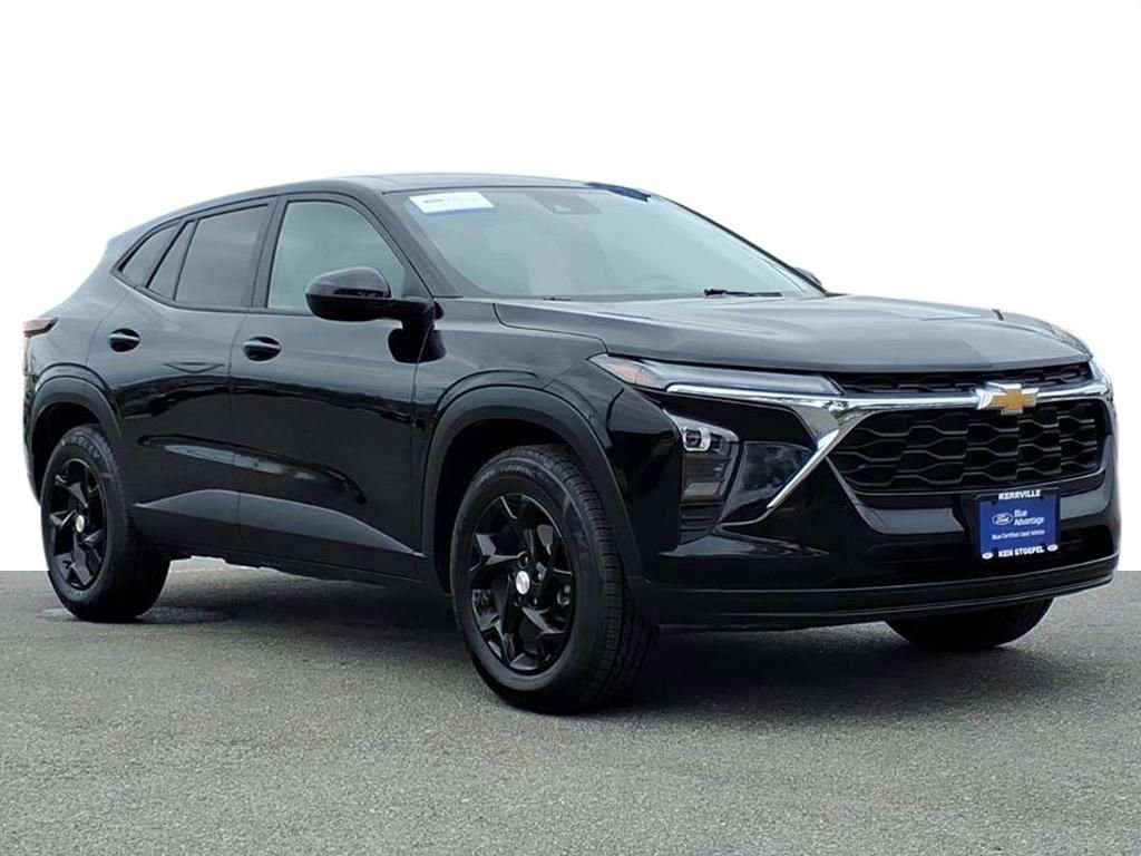 Used 2024 Chevrolet Trax LS w/ LS Convenience Package image 5