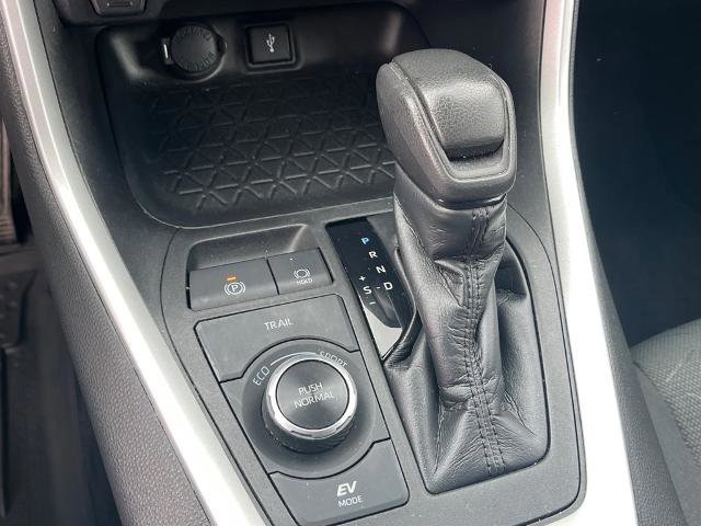 Used 2020 Toyota RAV4 XLE image 9
