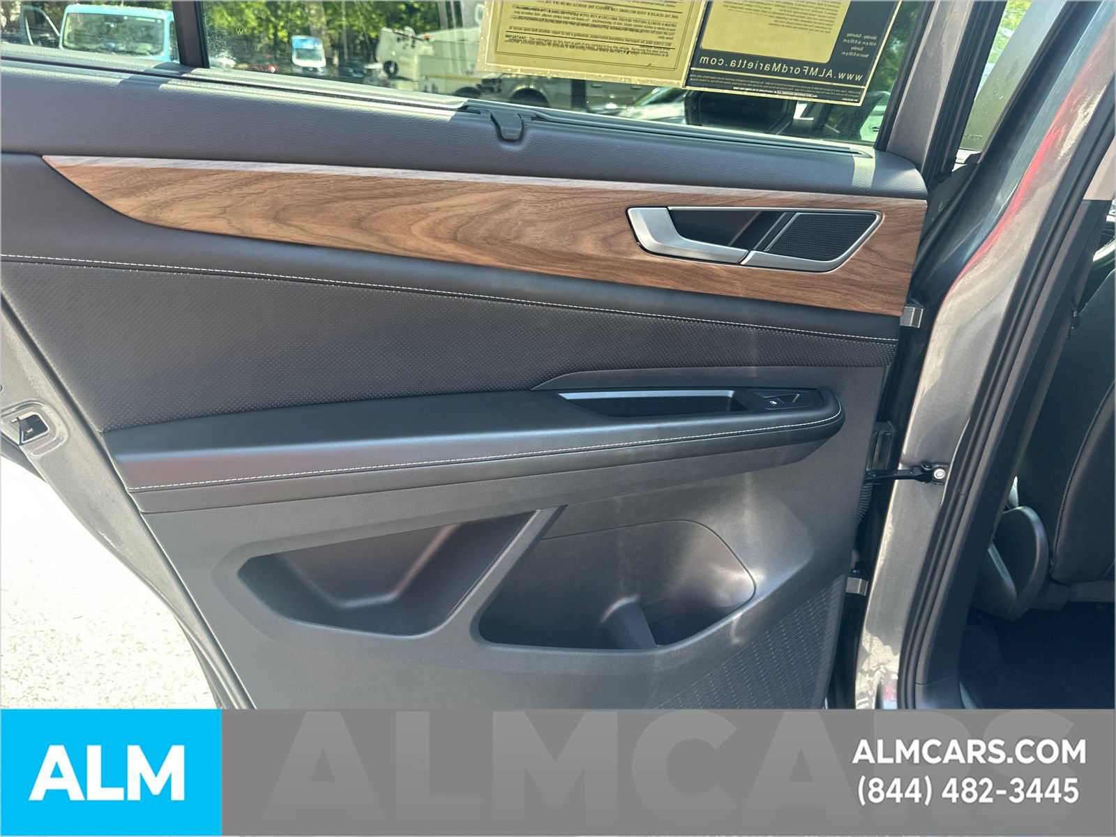 Used 2025 Volkswagen Atlas SE FWD image 26
