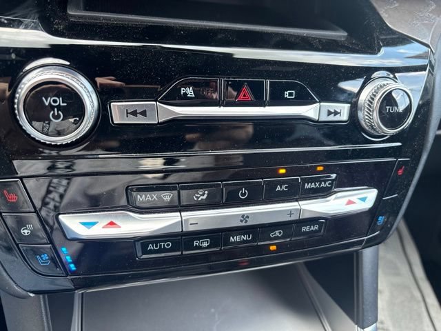 Certified 2023 Ford Explorer Platinum w/ Class IV Trailer Tow Package AWD/4WD image 21