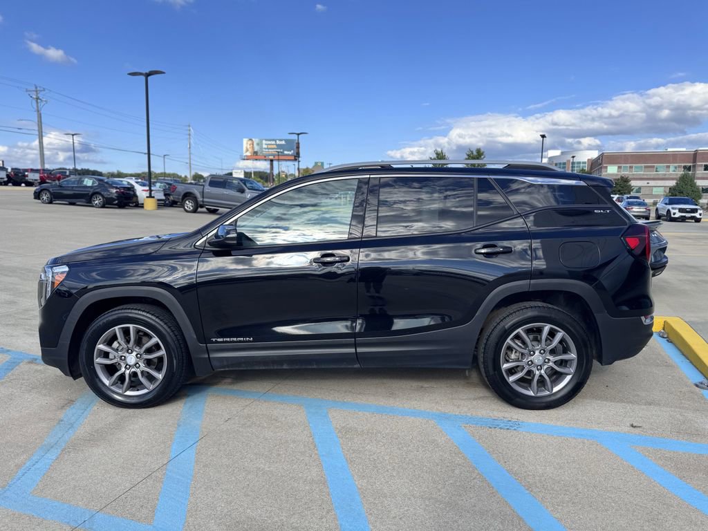 Used 2023 GMC Terrain SLT AWD/4WD image 5