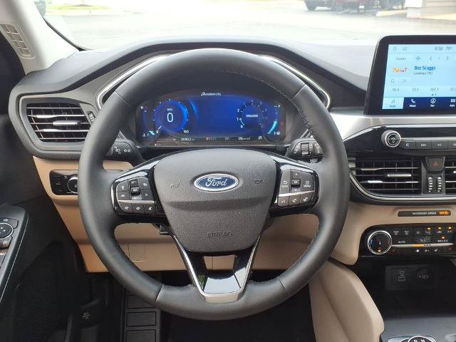 Certified 2022 Ford Escape Titanium w/ Class II Trailer Tow Package AWD/4WD image 12