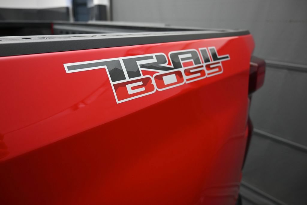 Used 2022 Chevrolet Silverado 1500 LT Trail Boss AWD/4WD image 2