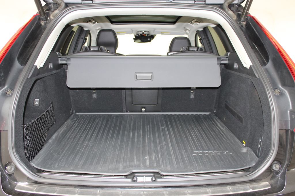 Used 2019 Volvo XC60 T5 Inscription w/ Protection Package Premier FWD image 10