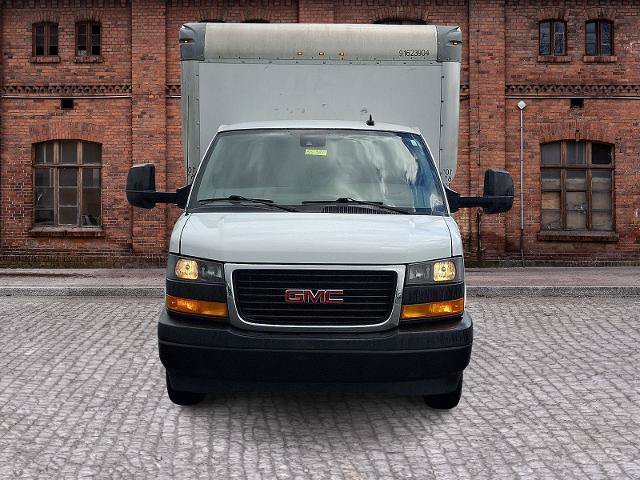 Used 2021 GMC Savana 3500 Extended w/ Power Convenience Package RWD image 2