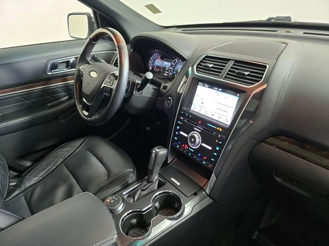 Certified 2017 Ford Explorer Platinum AWD/4WD image 10