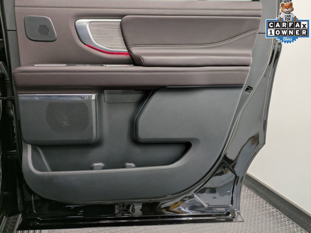 Certified 2025 Ford Expedition Max Platinum w/ Platinum Ultimate Package AWD/4WD image 28