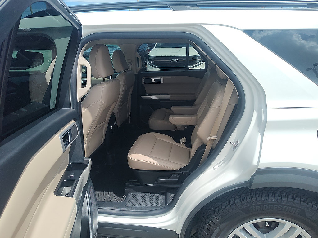 Certified 2021 Ford Explorer XLT w/ Equipment Group 202A RWD image 13