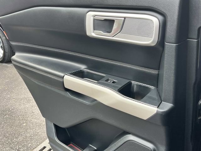 Certified 2021 Ford Explorer Limited RWD image 23
