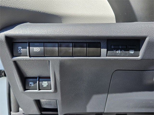 Used 2023 Toyota Sienna XLE image 33