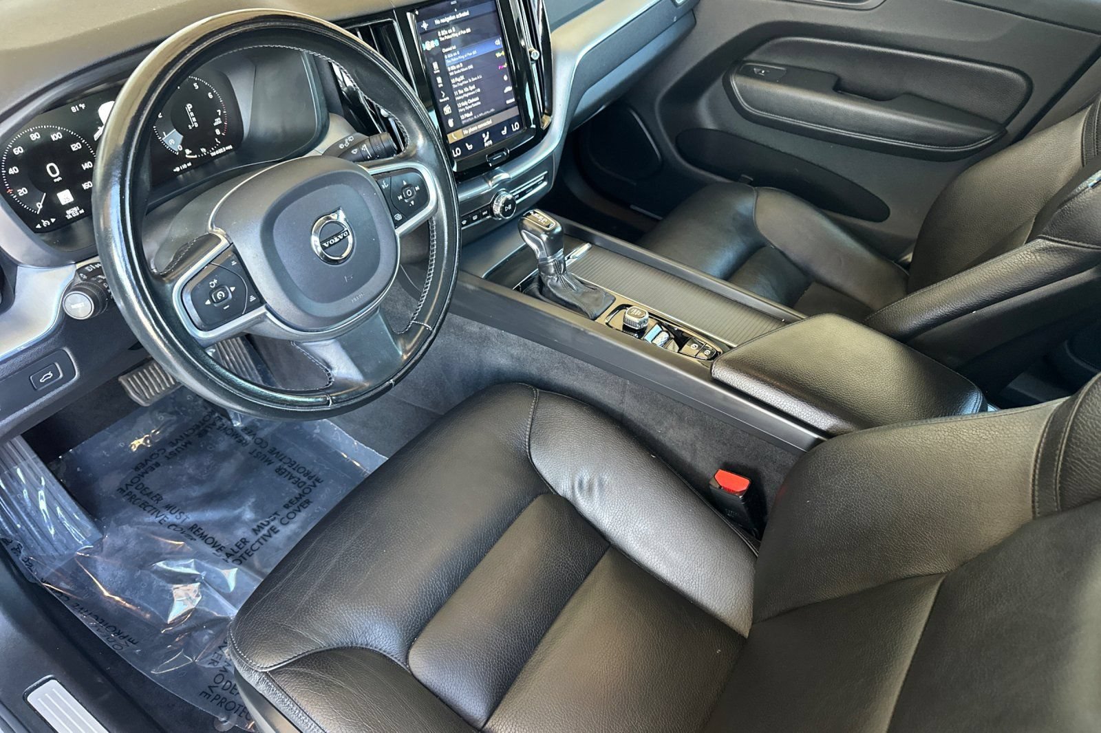 Used 2020 Volvo XC60 T5 Momentum w/ Premium Package AWD/4WD image 10