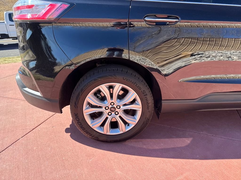 Certified 2024 Ford Edge Titanium AWD/4WD image 31