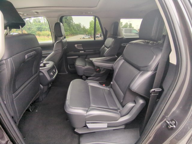 Certified 2025 Ford Expedition Max Platinum w/ Driver's Package AWD/4WD image 23