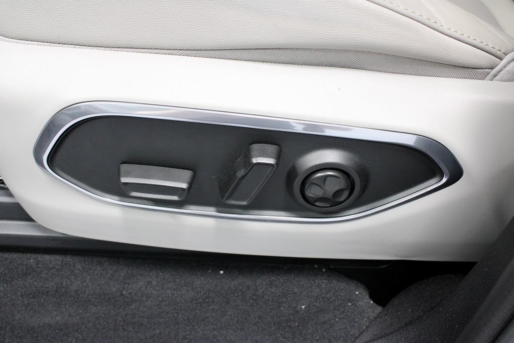 Used 2024 Jeep Wagoneer 4WD w/ Premium Group I image 25