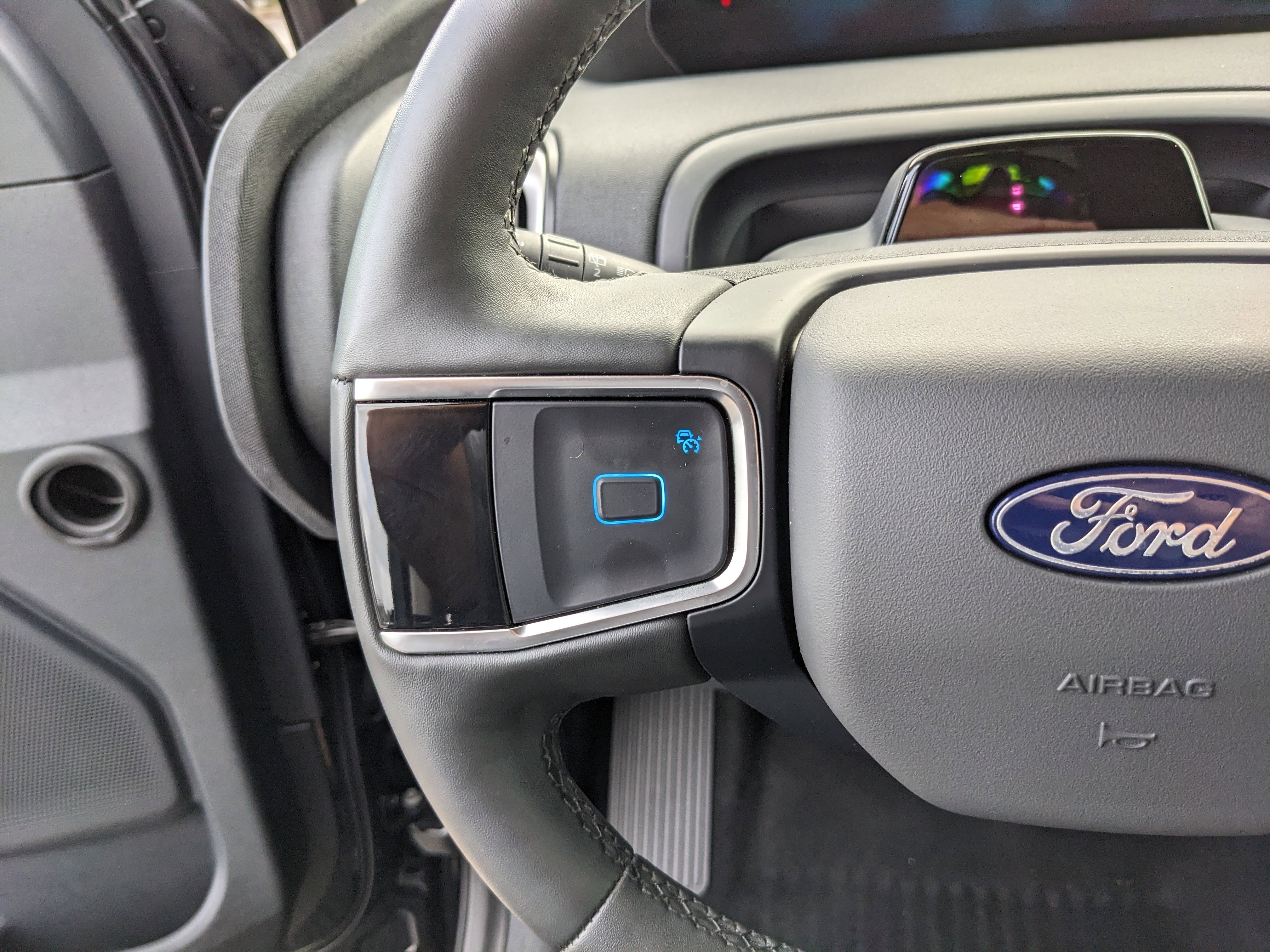 Certified 2025 Ford Expedition Active image 29