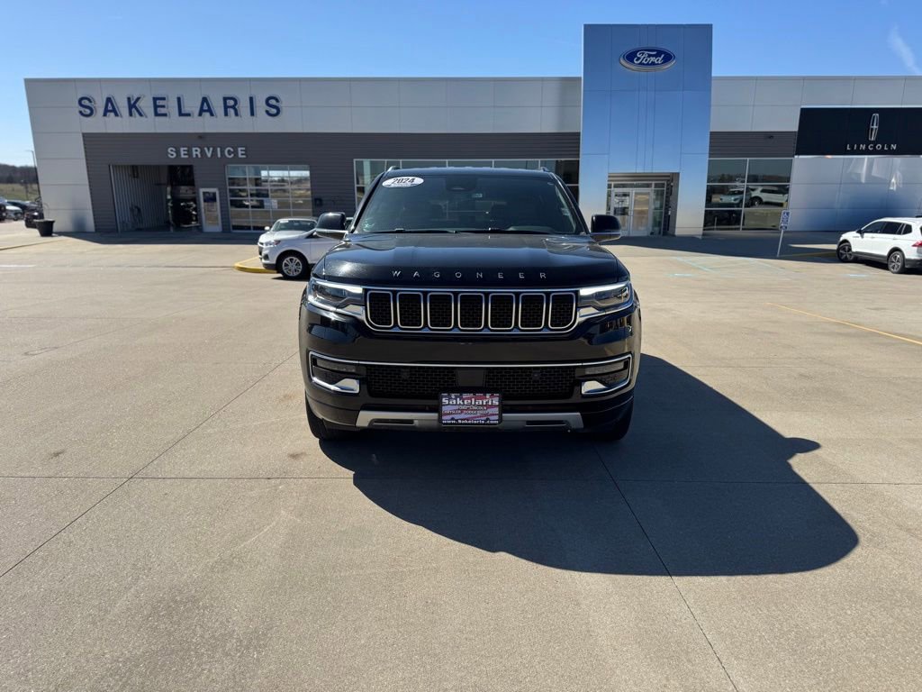 Used 2024 Jeep Wagoneer Series II w/ Flexible Seating Group image 2