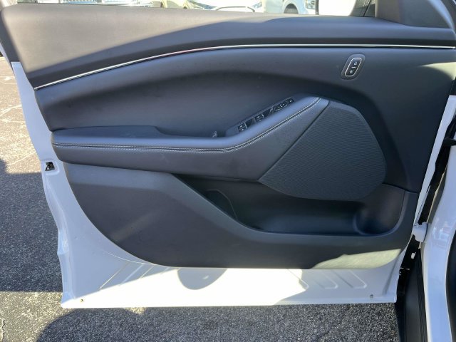 Certified 2025 Ford Mustang Mach-E Select RWD image 17