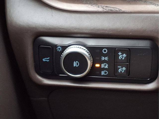 Certified 2020 Ford Explorer Platinum w/ Premium Technology Package image 23