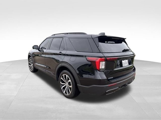 Certified 2025 Ford Explorer ST-Line AWD/4WD image 4