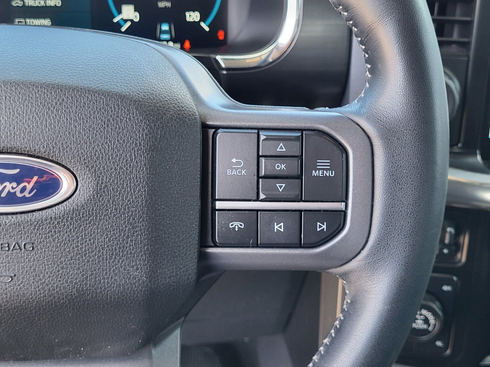 Certified 2023 Ford F150 Lariat w/ Equipment Group 502A High image 29