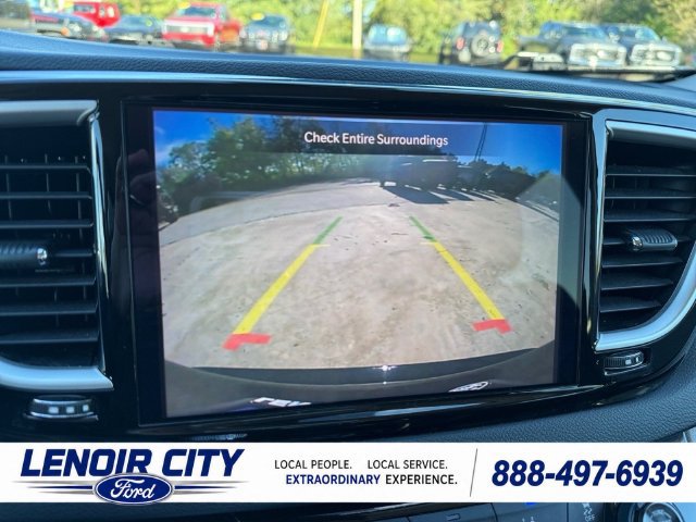 Used 2024 Chrysler Pacifica Touring-L FWD image 34