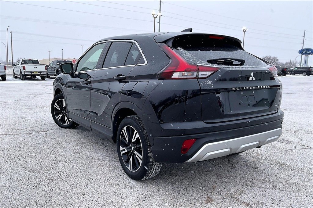 Used 2024 Mitsubishi Eclipse Cross SE image 2