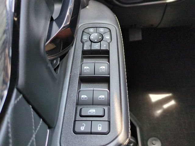 Used 2025 RAM 3500 Limited AWD/4WD image 28