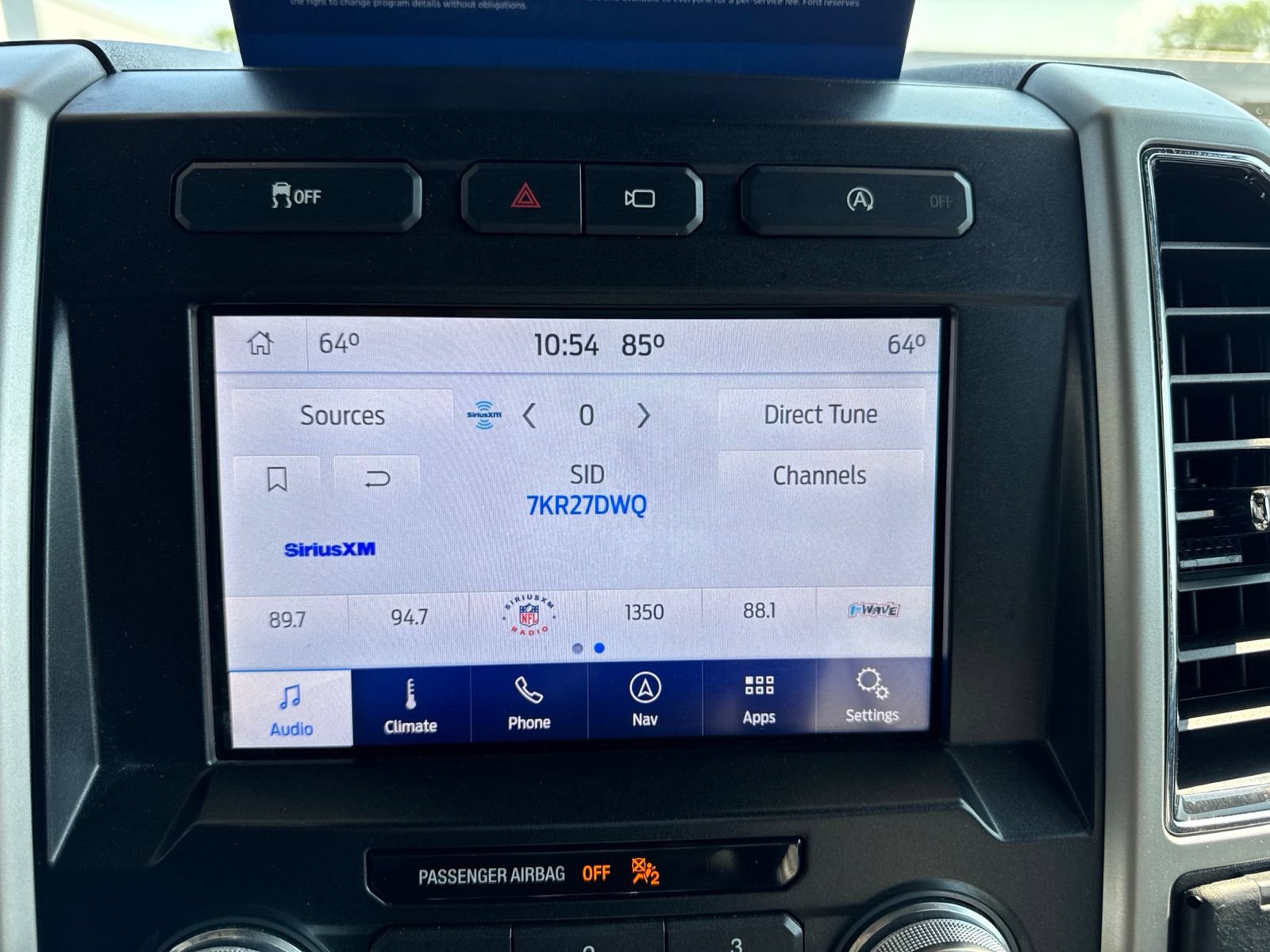 Certified 2019 Ford F150 Lariat w/ Equipment Group 502A Luxury AWD/4WD image 34