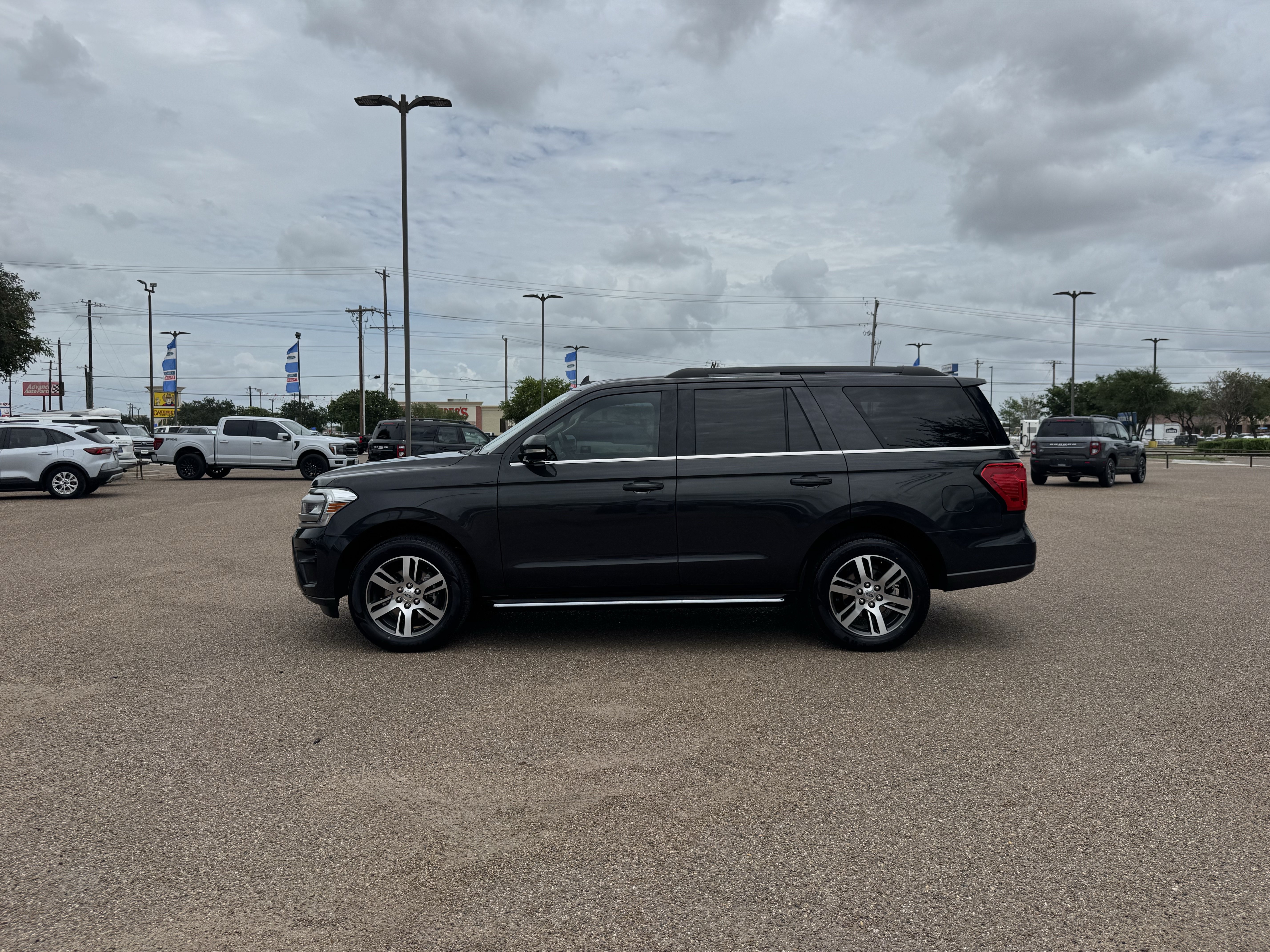 Certified 2023 Ford Expedition XLT RWD image 2