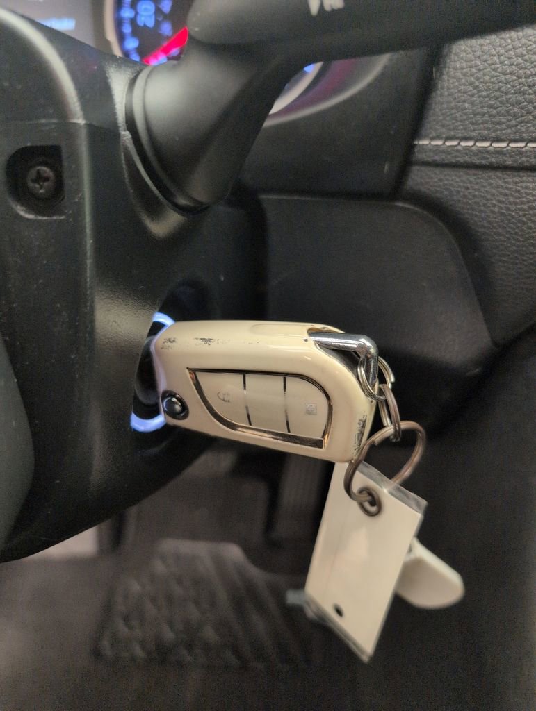 Used 2019 Toyota RAV4 LE AWD/4WD image 38