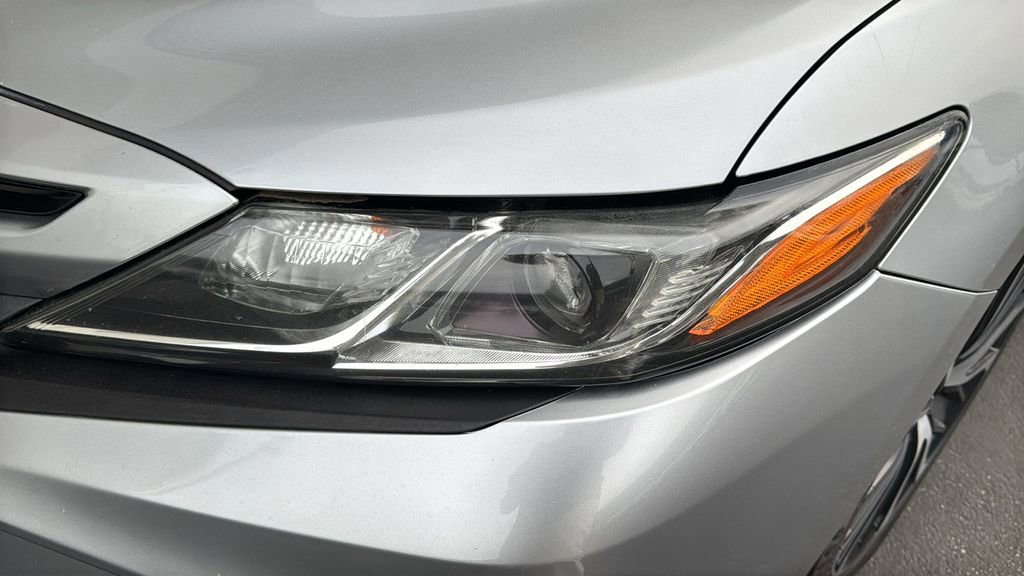 Used 2020 Toyota Camry SE w/ Carpet Mat Package FWD image 7