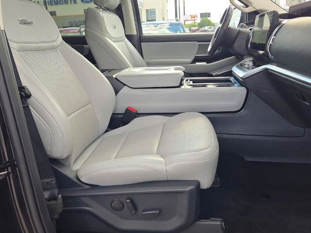Certified 2025 Ford Expedition Platinum w/ Driver's Package AWD/4WD image 6