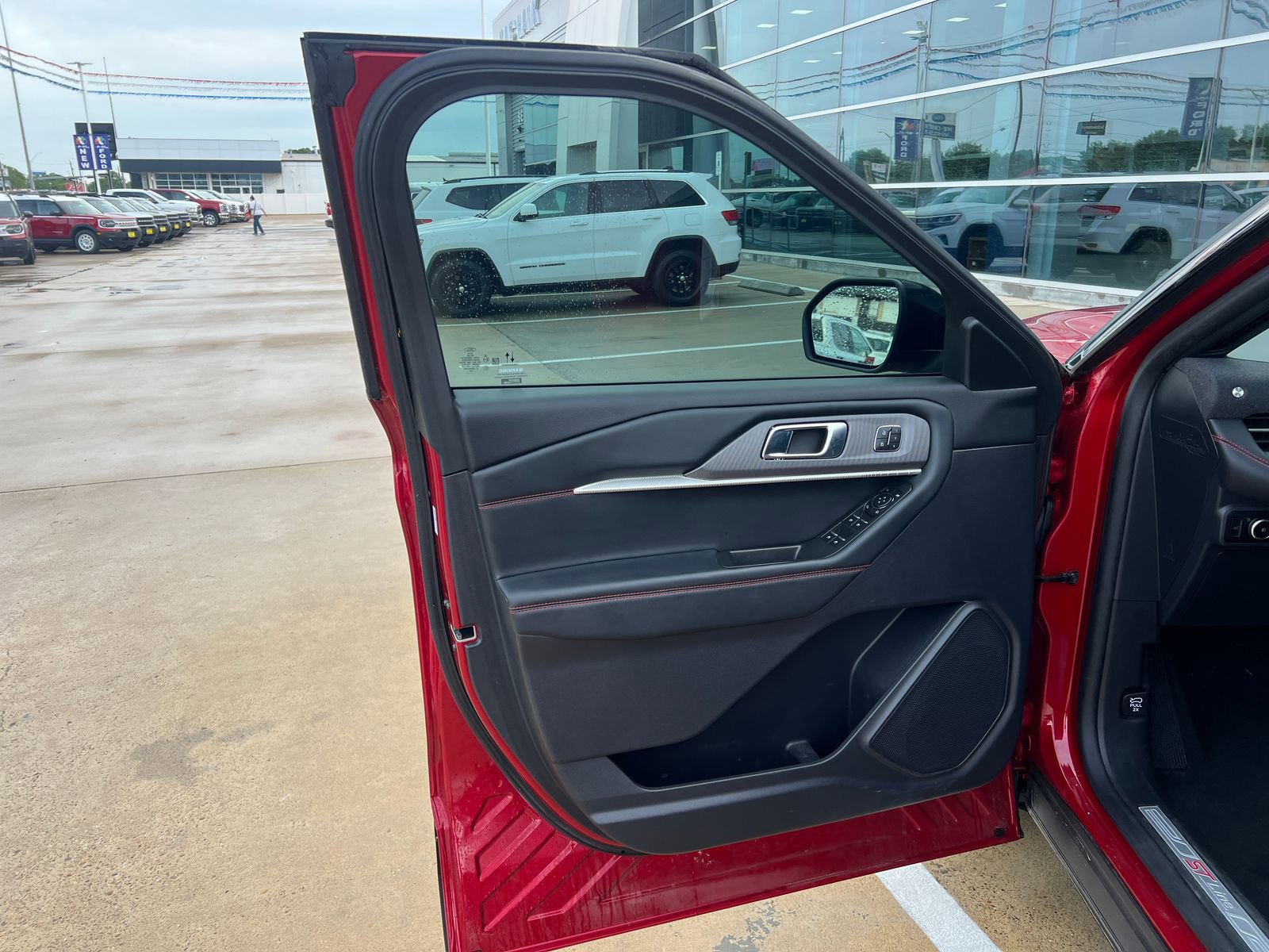 Certified 2025 Ford Explorer ST-Line w/ Premium Package RWD image 10