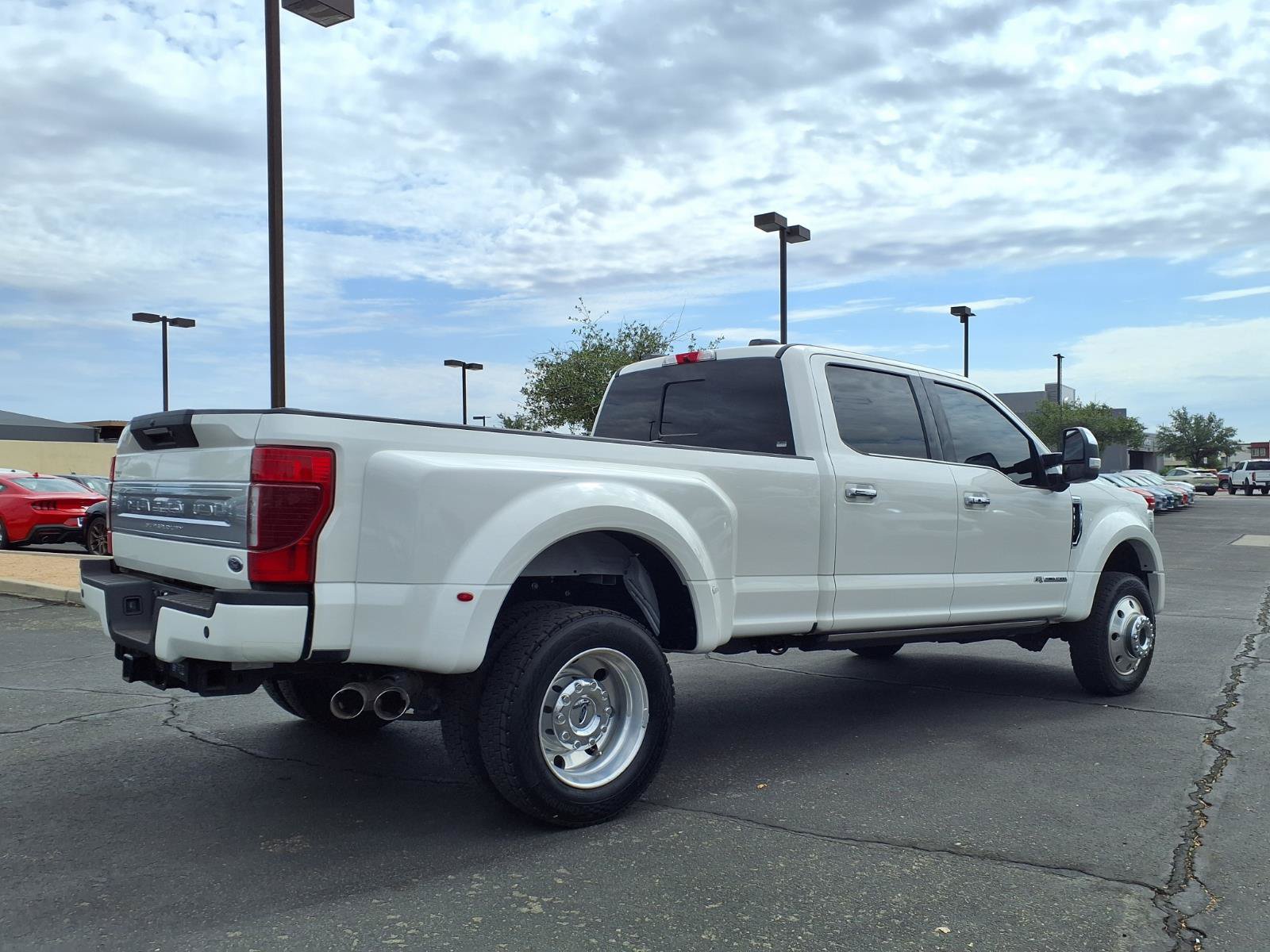 Certified 2022 Ford F450 Platinum w/ FX4 Off-Road Package AWD/4WD image 6