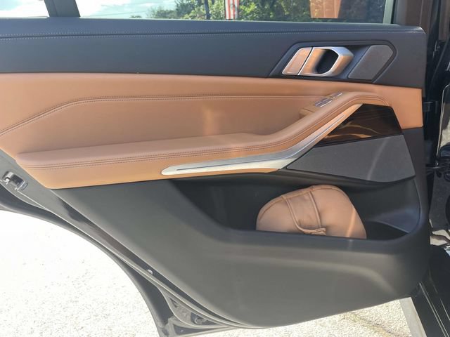 Used 2021 BMW X7 M50i w/ Cold Weather Package AWD/4WD image 17