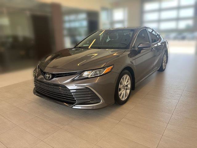 Used 2023 Toyota Camry LE w/ Convenience Package FWD image 4