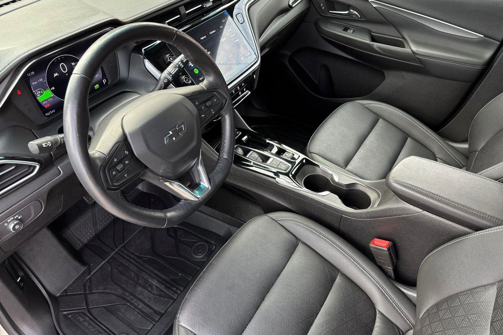 Used 2023 Chevrolet Bolt LT image 9