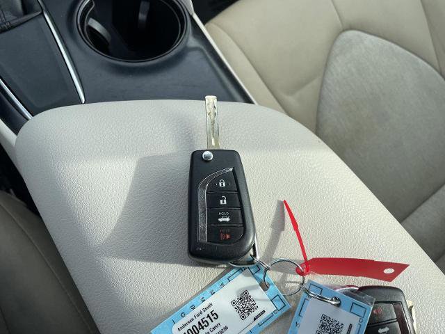 Used 2018 Toyota Camry LE image 35
