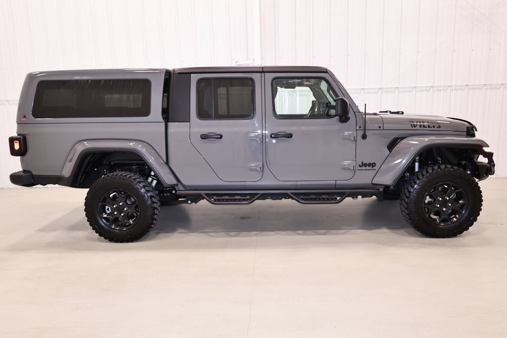 Used 2023 Jeep Gladiator Willys image 5
