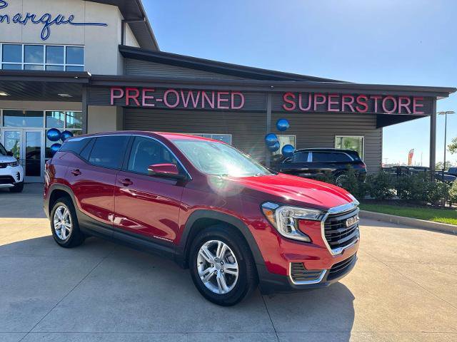 Used 2024 GMC Terrain SLE FWD image 1