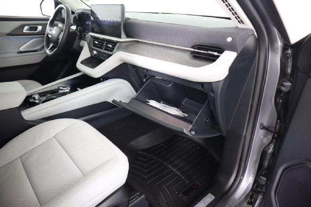 Certified 2025 Ford Explorer Platinum w/ Ultimate Package AWD/4WD image 67