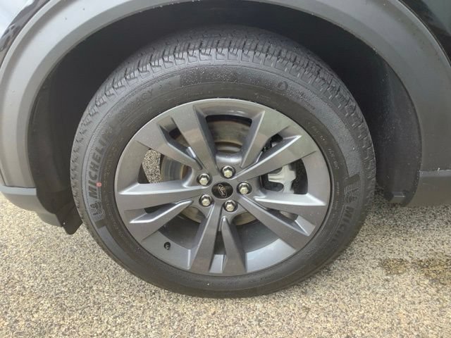 Certified 2023 Ford Explorer XLT w/ Equipment Group 202A AWD/4WD image 39