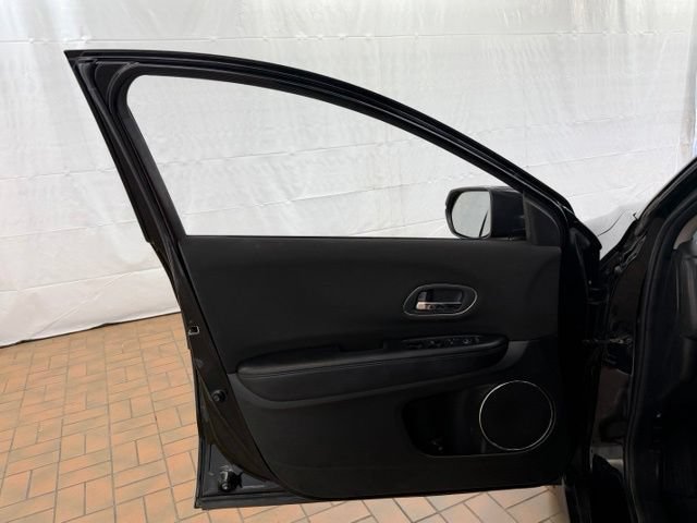 Used 2017 Honda HR-V EX image 19