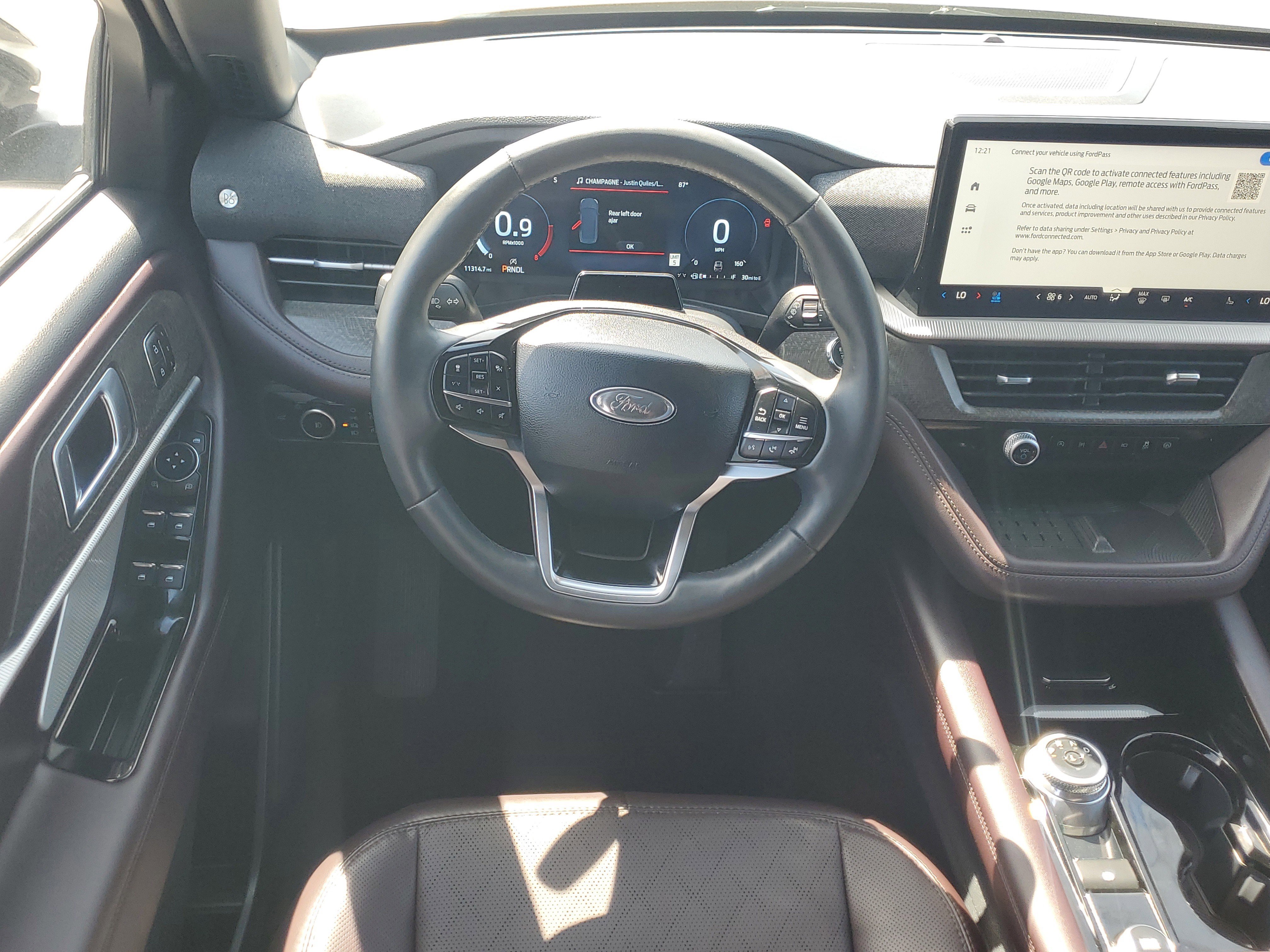 Certified 2025 Ford Explorer Platinum image 19