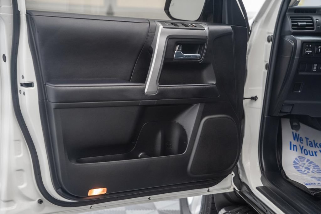 Used 2023 Toyota 4Runner SR5 Premium w/ Moonroof Package RWD image 40